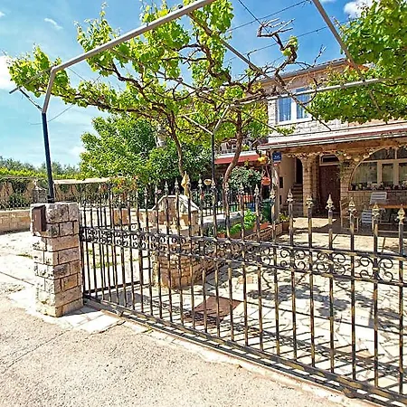 1954 Hotel 3*